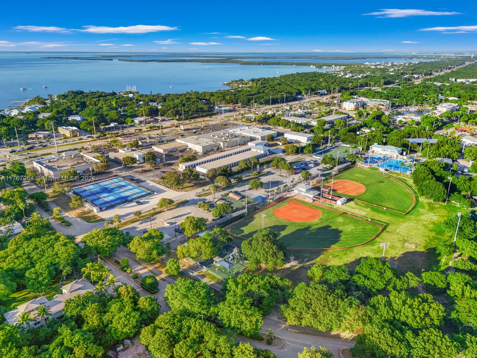 KEY LARGO BEACH - Residential Lease