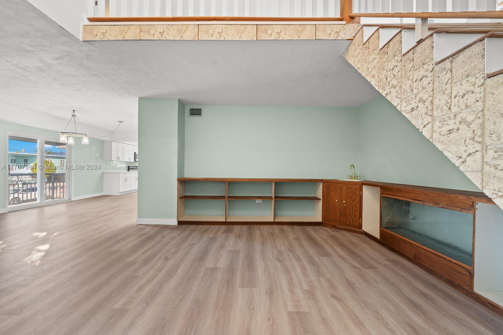 KEY LARGO BEACH - Residential Lease