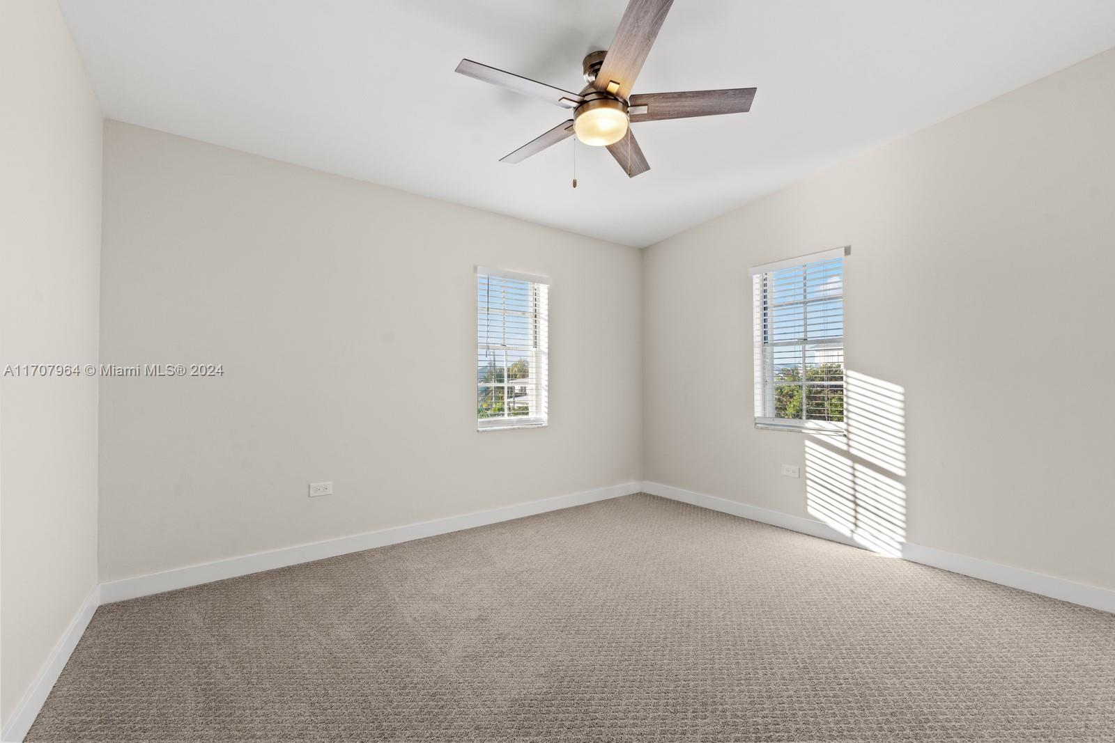 KEY LARGO BEACH - Residential Lease