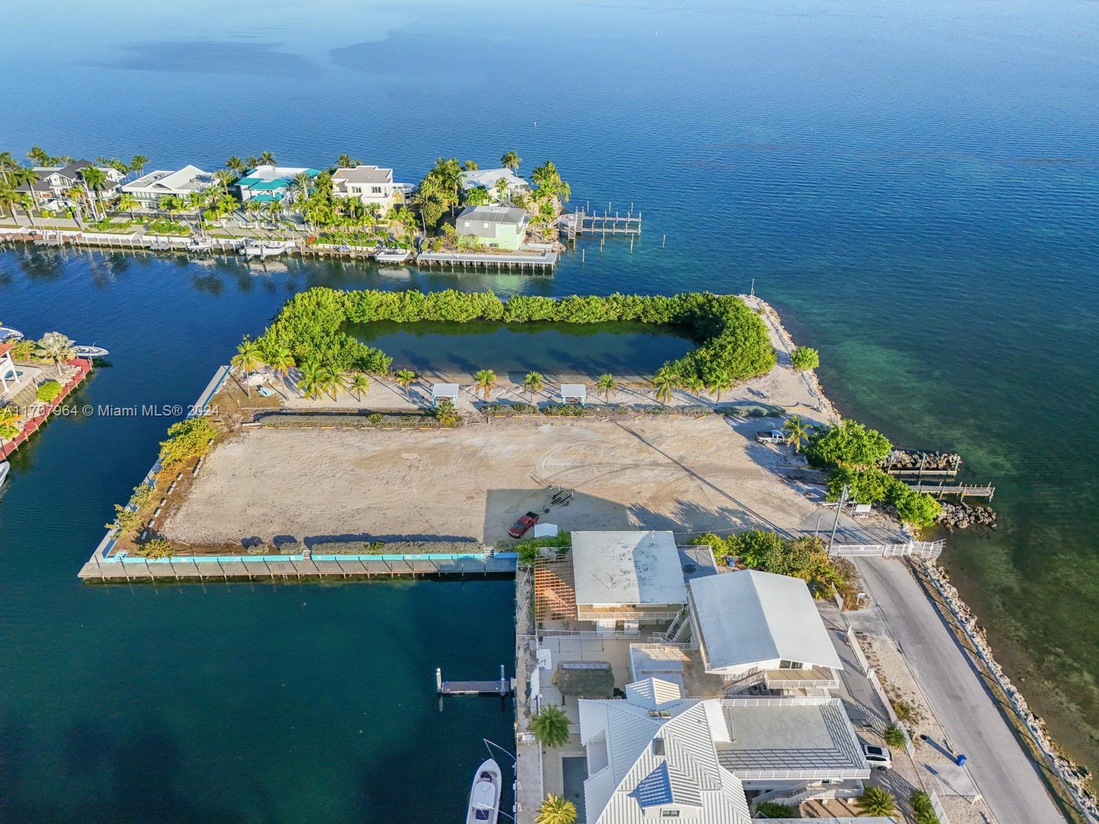 KEY LARGO BEACH - Residential Lease