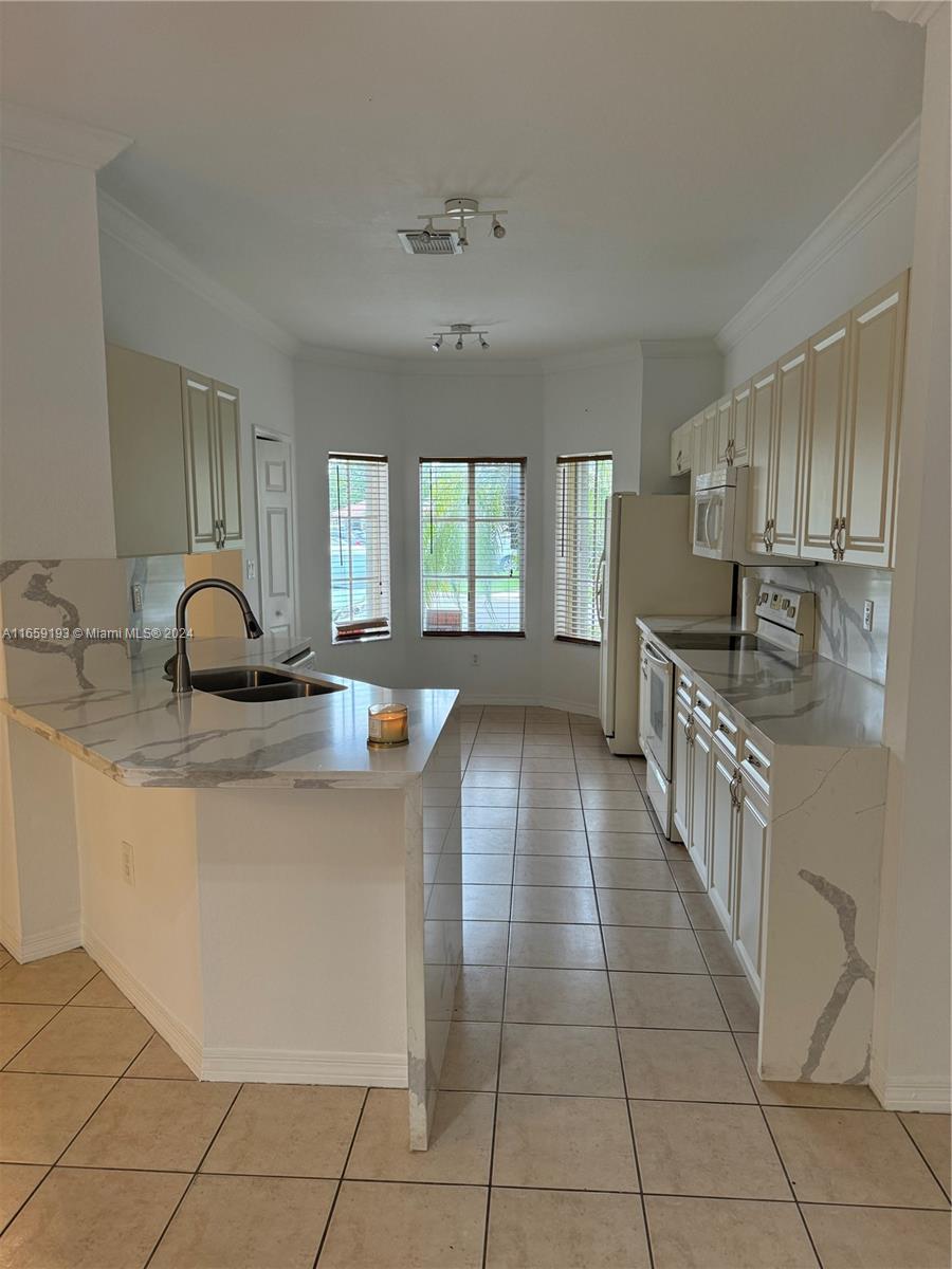 LEEWARD AT ISLANDS AT DOR - Residential Lease