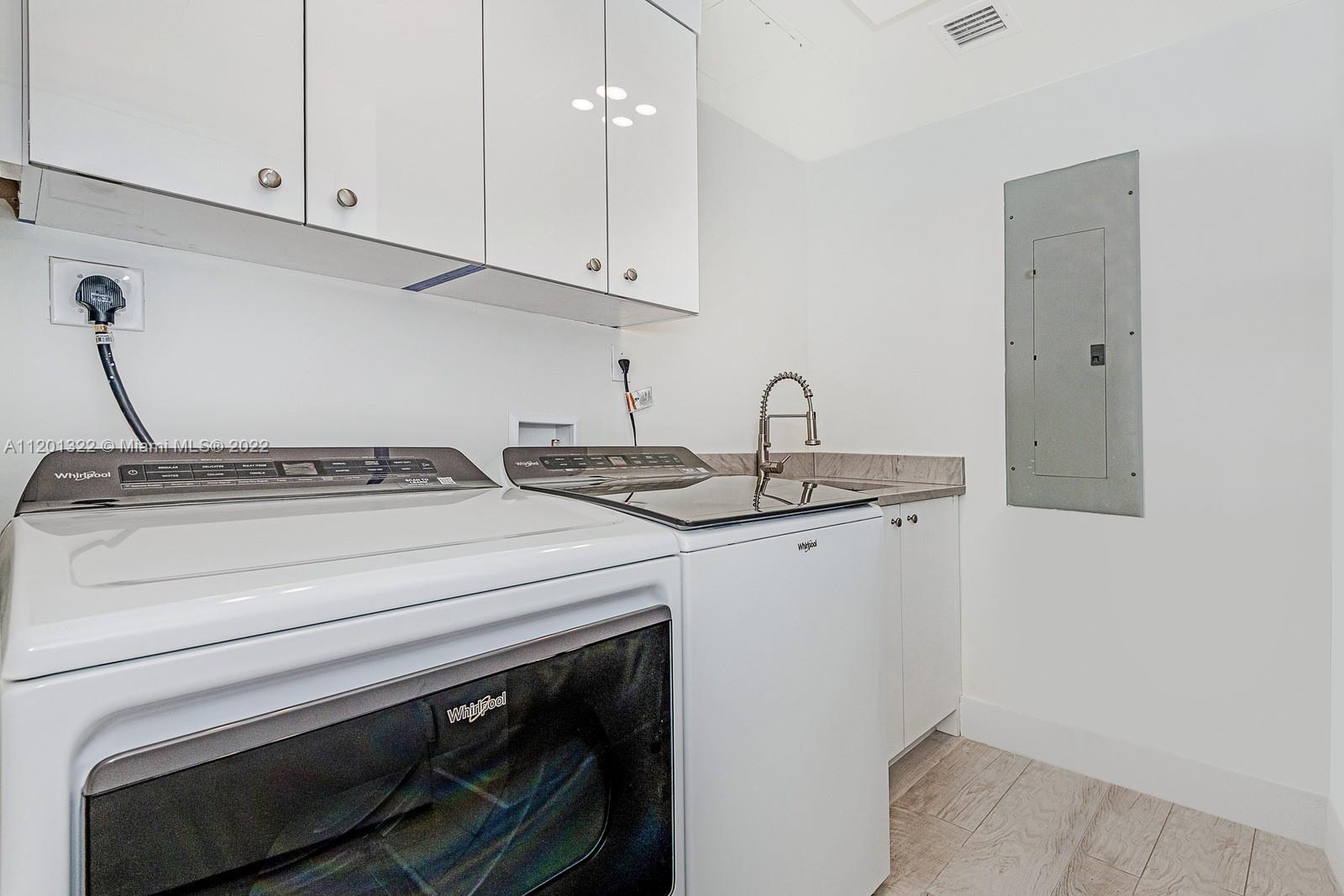 LAS OLAS RIVER HOUSE COND - Residential