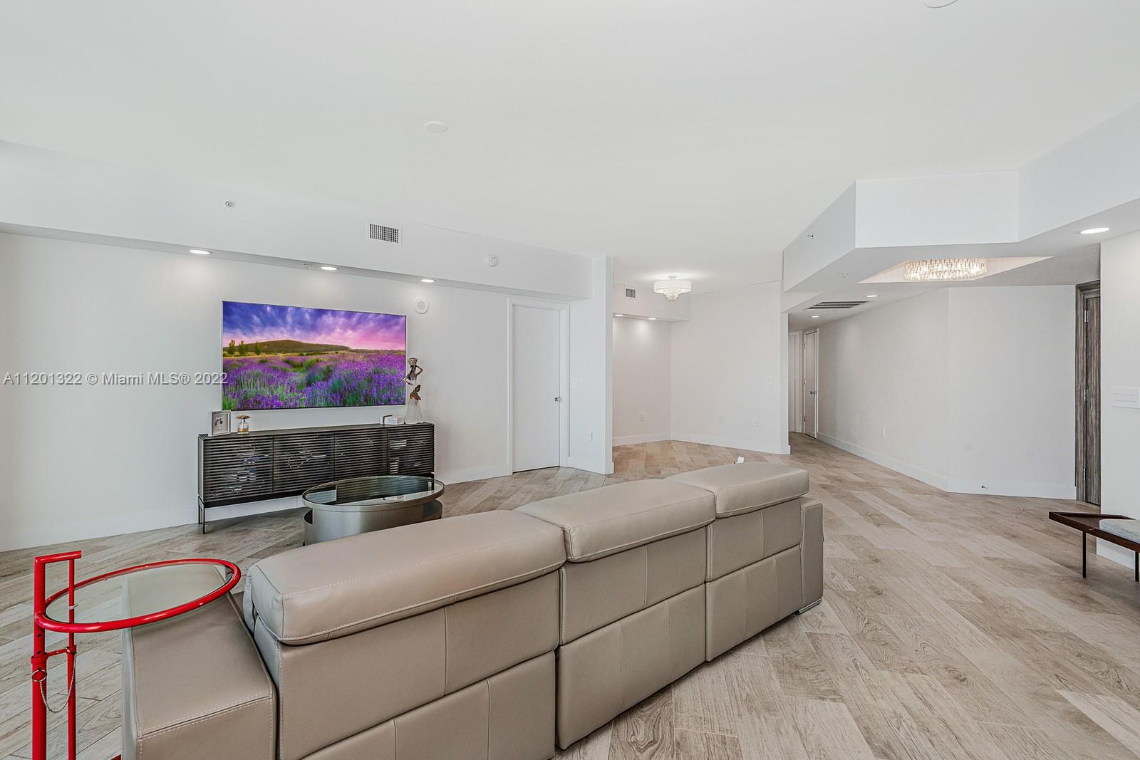 LAS OLAS RIVER HOUSE COND - Residential