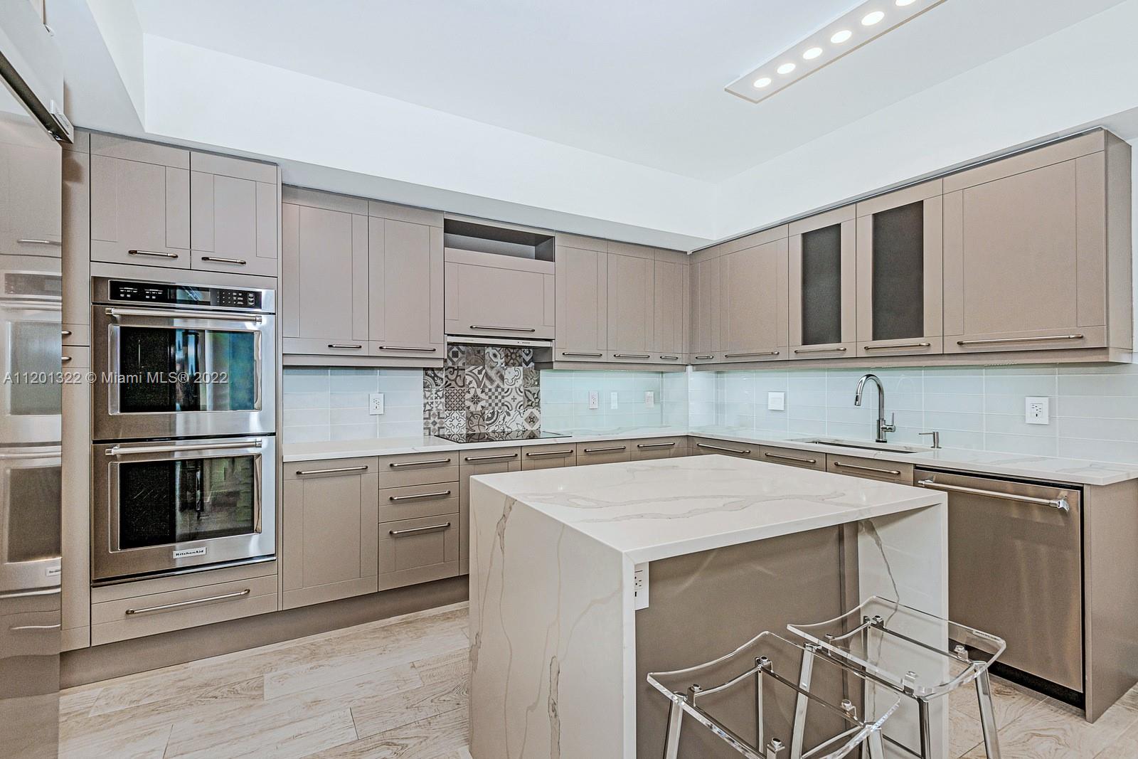 LAS OLAS RIVER HOUSE COND - Residential