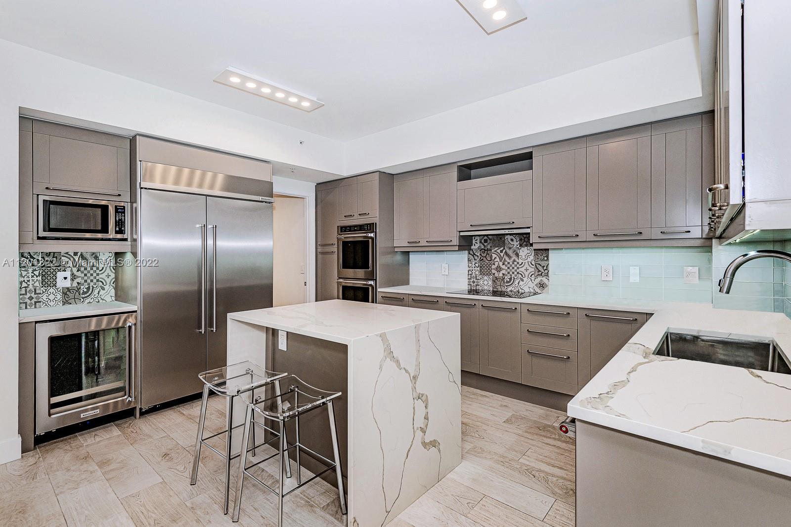 LAS OLAS RIVER HOUSE COND - Residential
