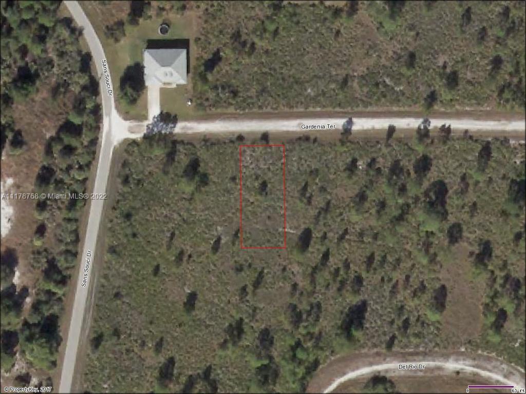 Owners and Developers! Great opportunity to own a 8,400 sf lot in the growing and beautiful community of Punta Gorda. The buildable lot is ready for development with a single-family zoning use, front street access, and much more. The greater Charlotte area is comprised of beautiful homes with centralized regional and neighborhood commercial and retail centers, schools, throughout. This vacant lot will not last! Call us now for more information...