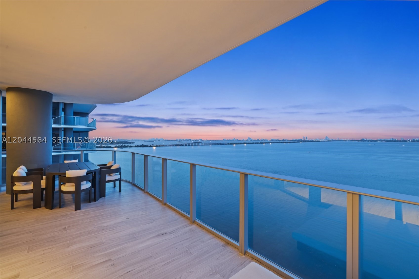ARIA RESERVE - Residential