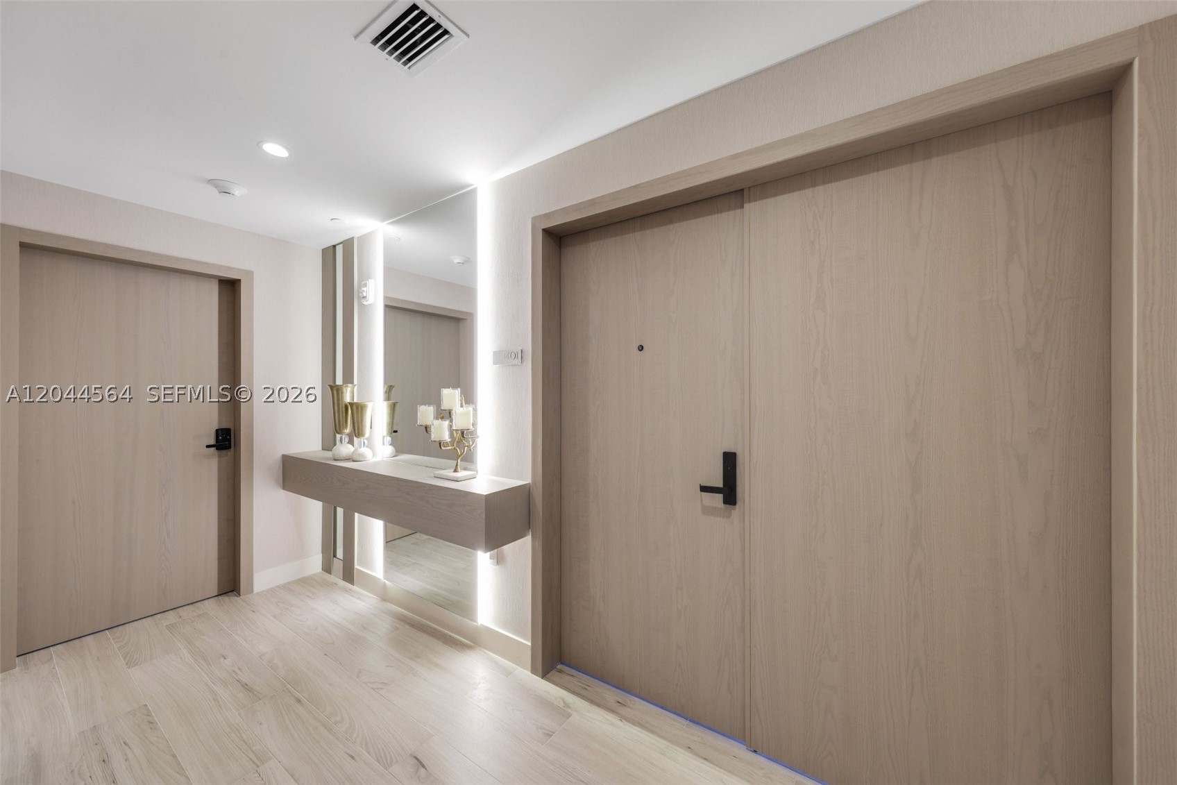 ARIA RESERVE - Residential