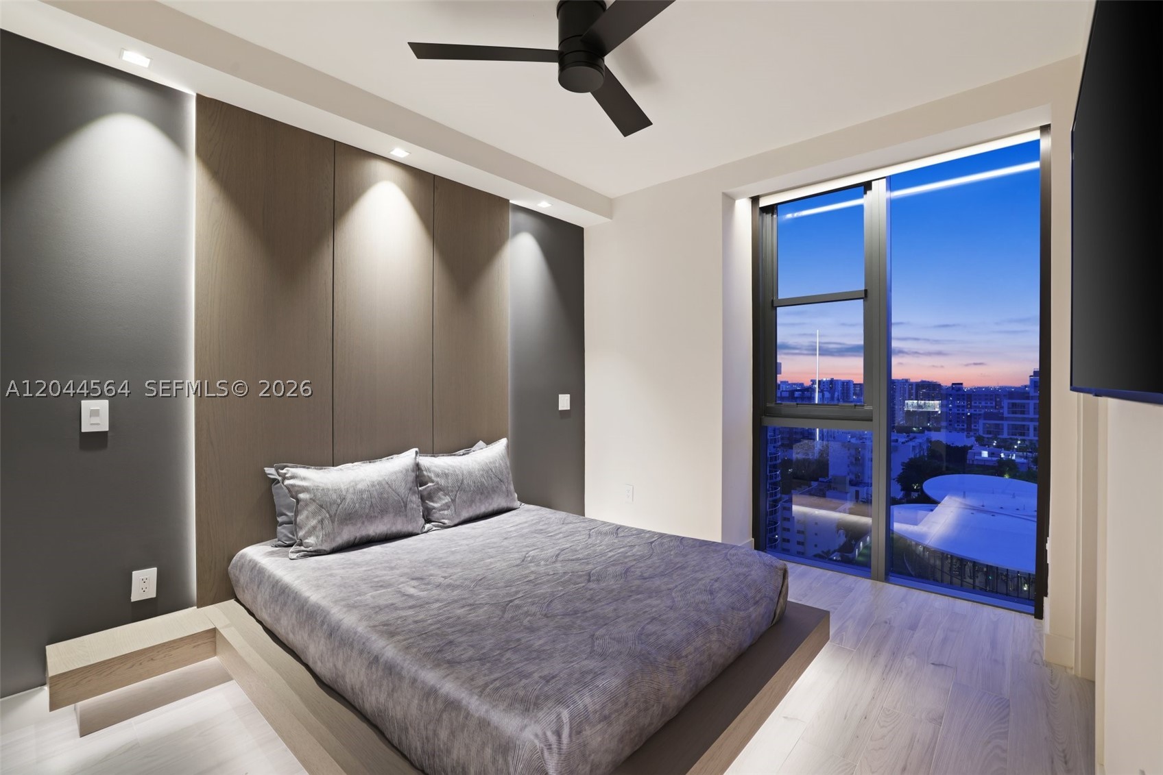 ARIA RESERVE - Residential