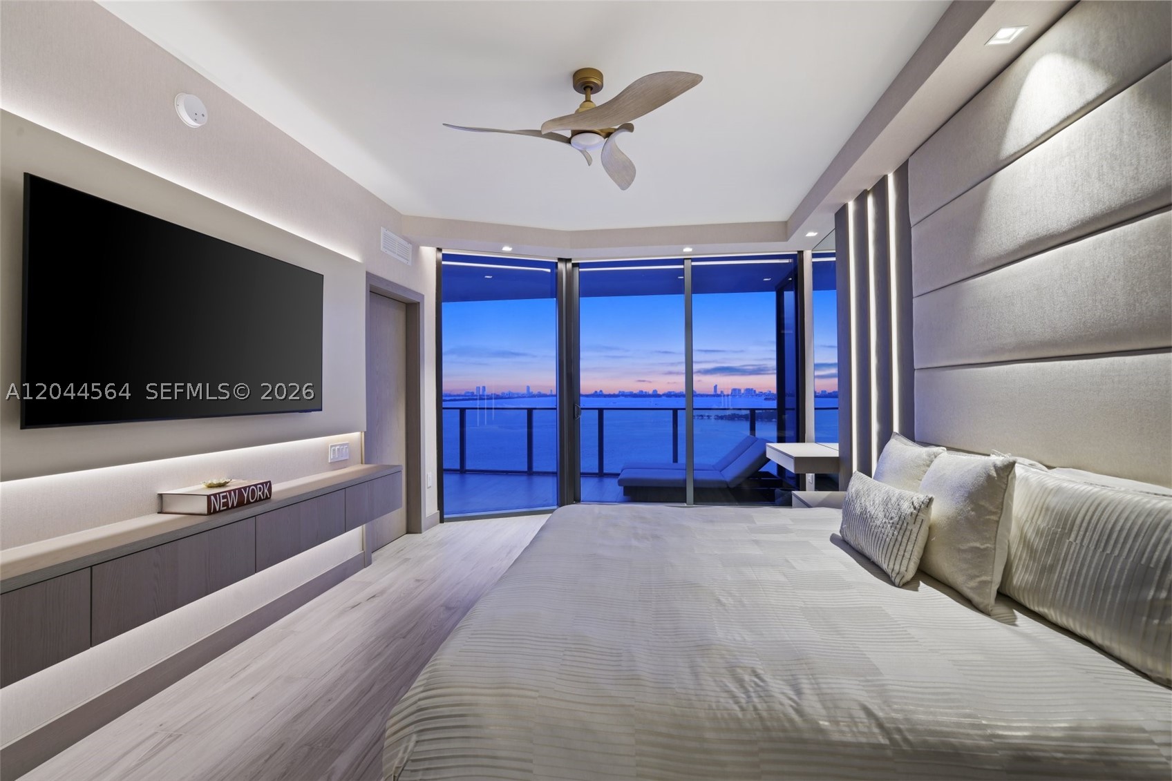 ARIA RESERVE - Residential