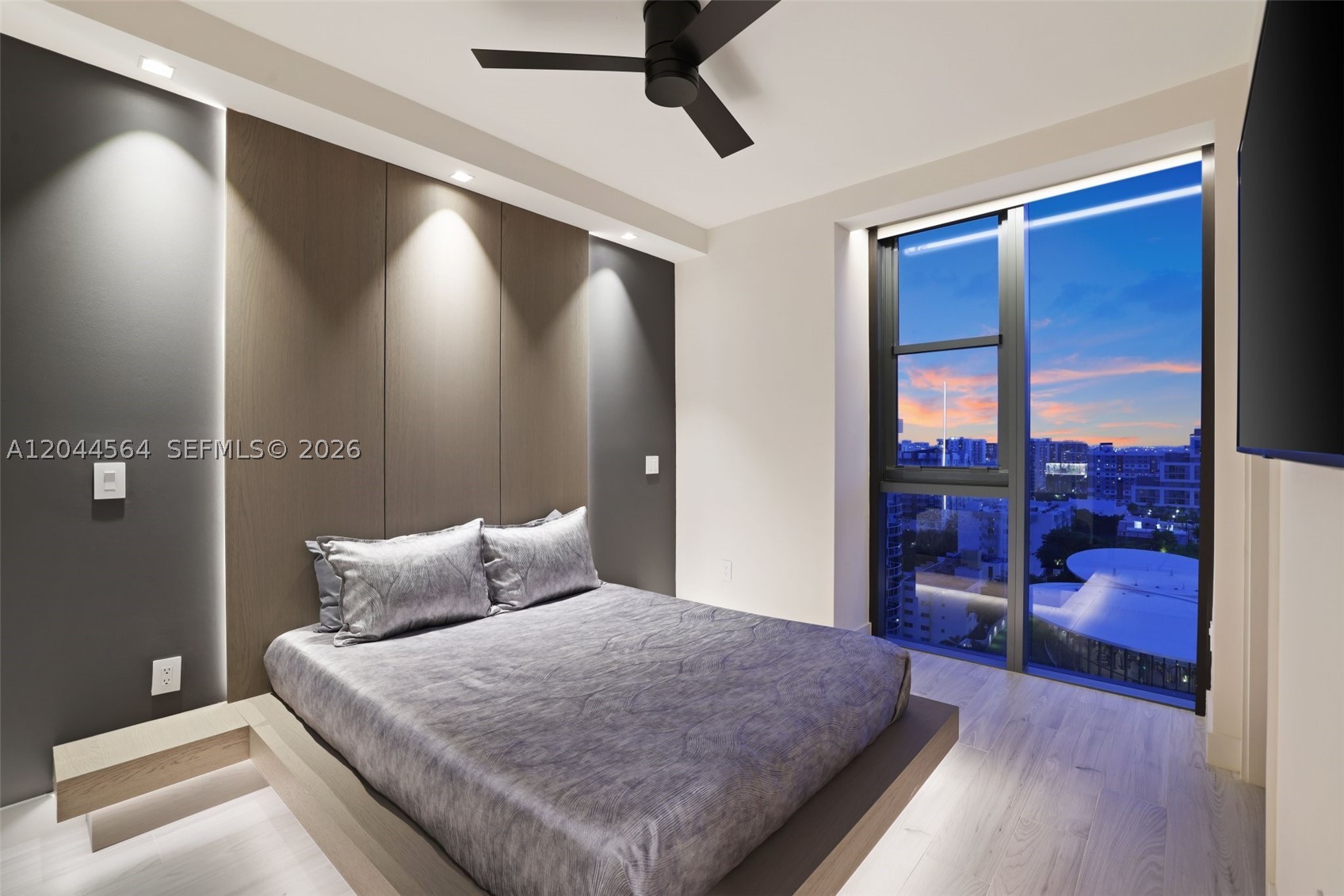 ARIA RESERVE - Residential