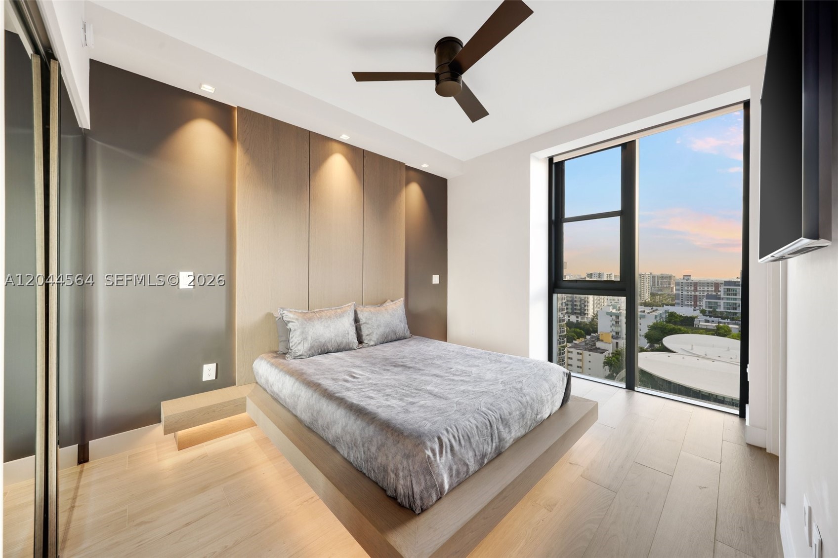 ARIA RESERVE - Residential