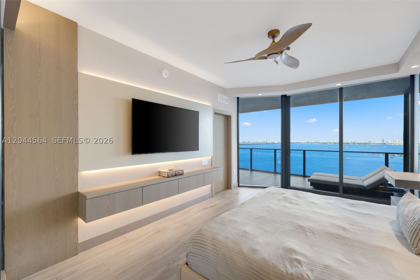 ARIA RESERVE - Residential