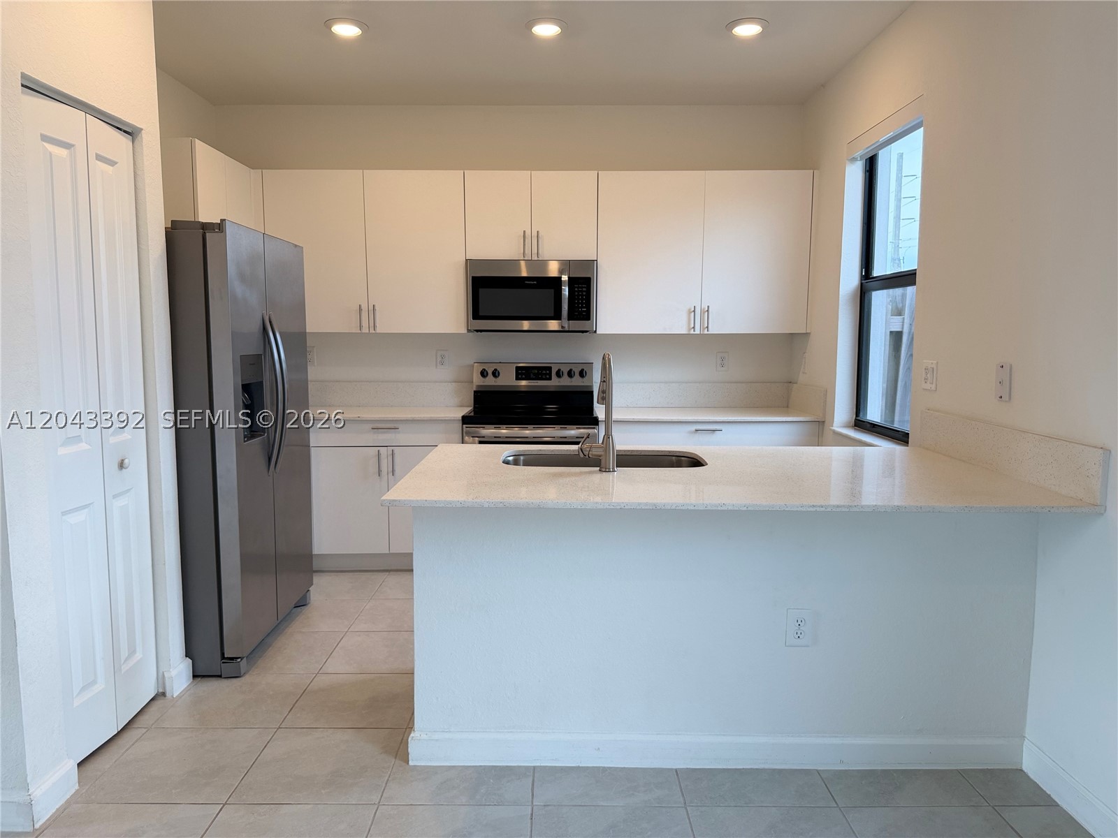 SILVER PALM RESIDENTIAL H - Residential Lease