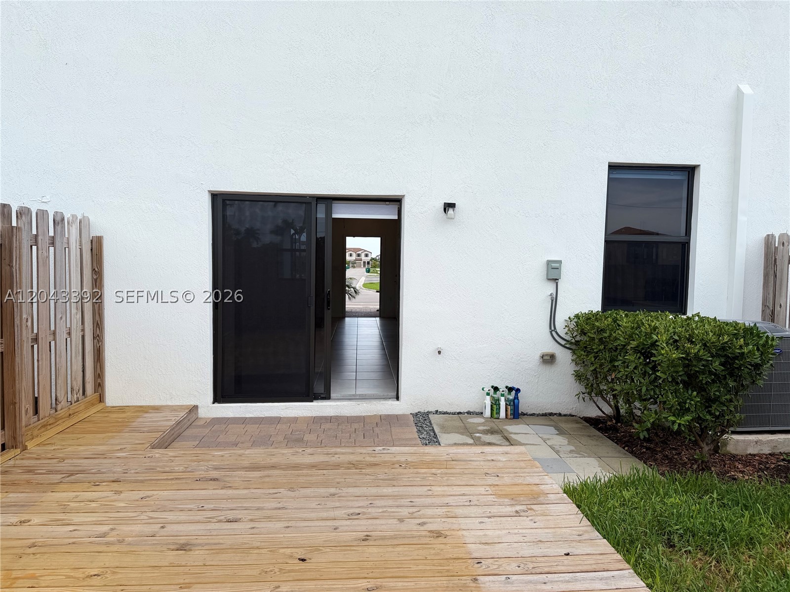 SILVER PALM RESIDENTIAL H - Residential Lease