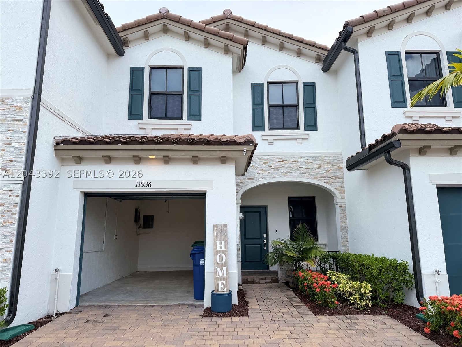 SILVER PALM RESIDENTIAL H - Residential Lease
