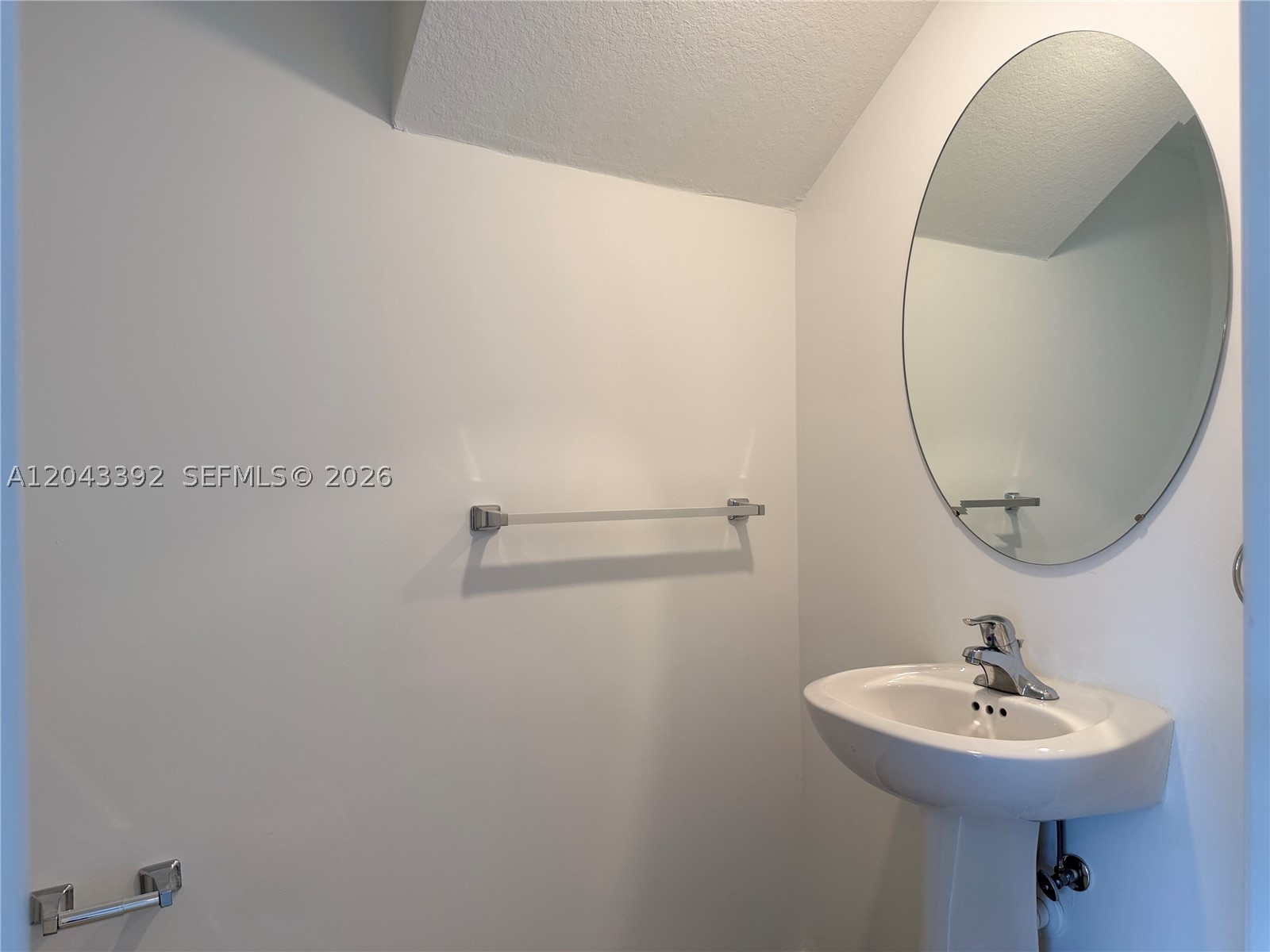 SILVER PALM RESIDENTIAL H - Residential Lease