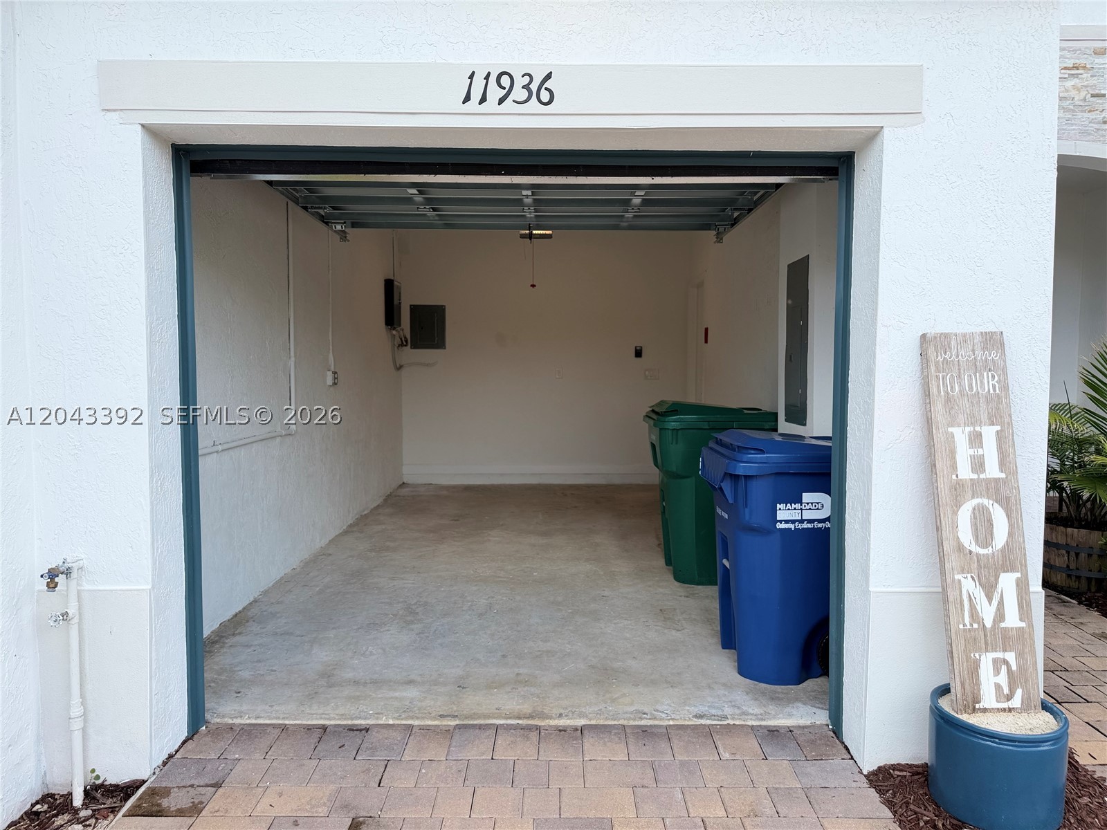 SILVER PALM RESIDENTIAL H - Residential Lease