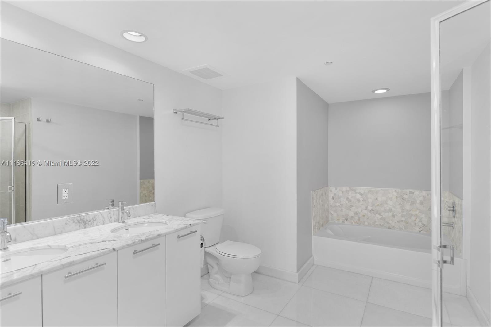 THE PLAZA 851 BRICKELL CO - Residential Lease