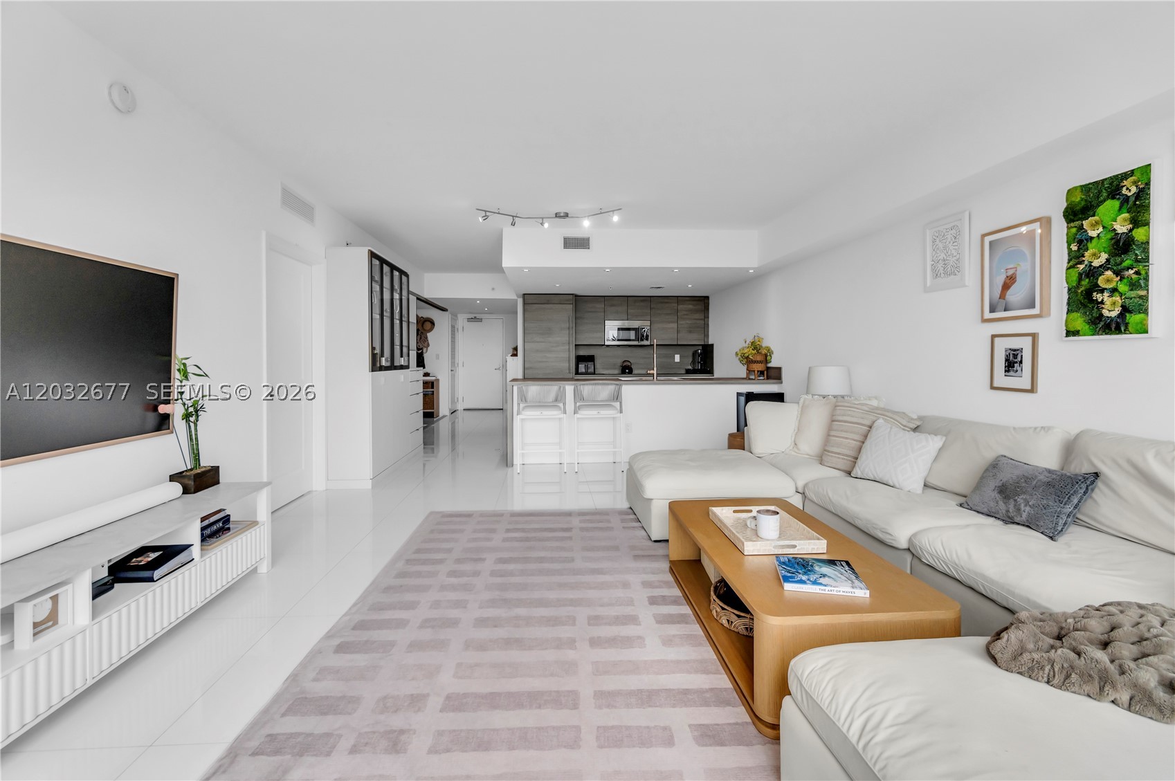 400 SUNNY ISLES CONDO EAS - Residential