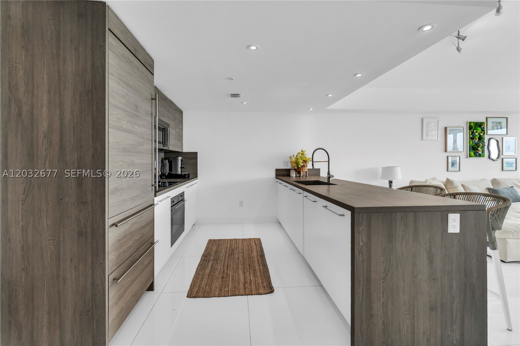 400 SUNNY ISLES CONDO EAS - Residential