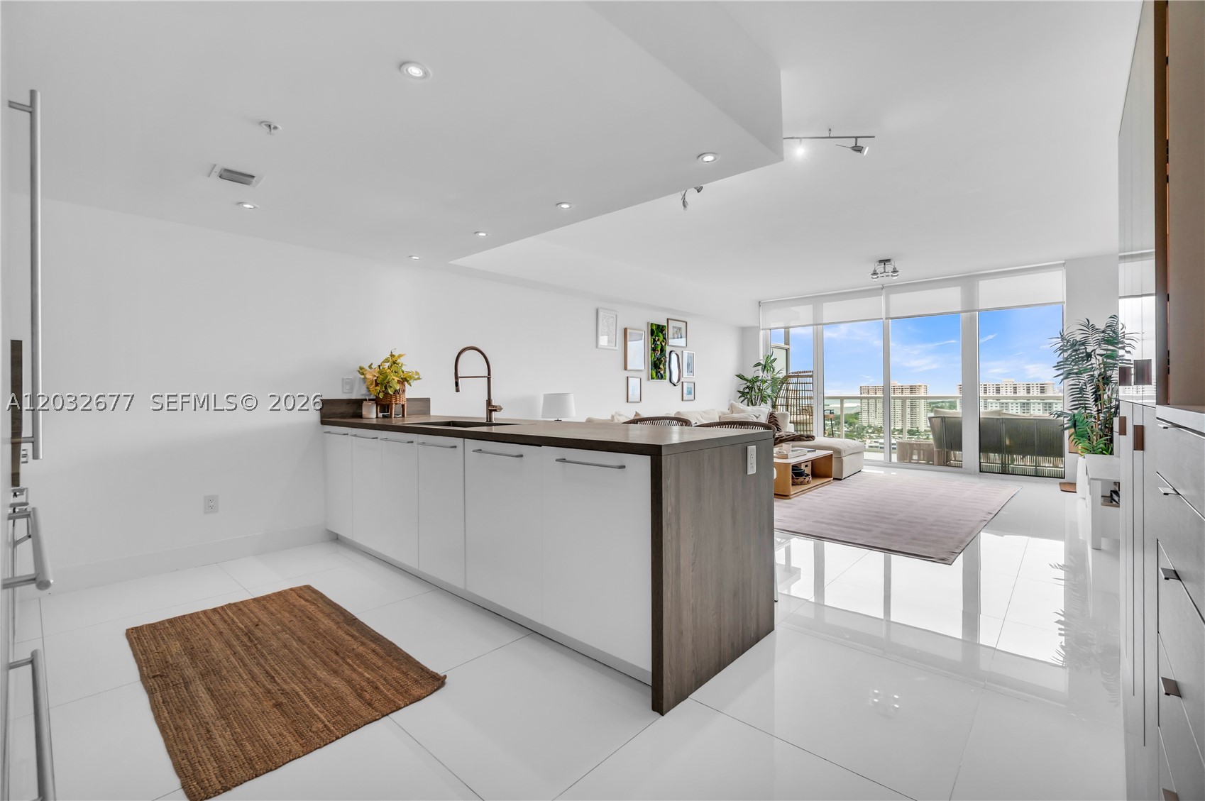 400 SUNNY ISLES CONDO EAS - Residential