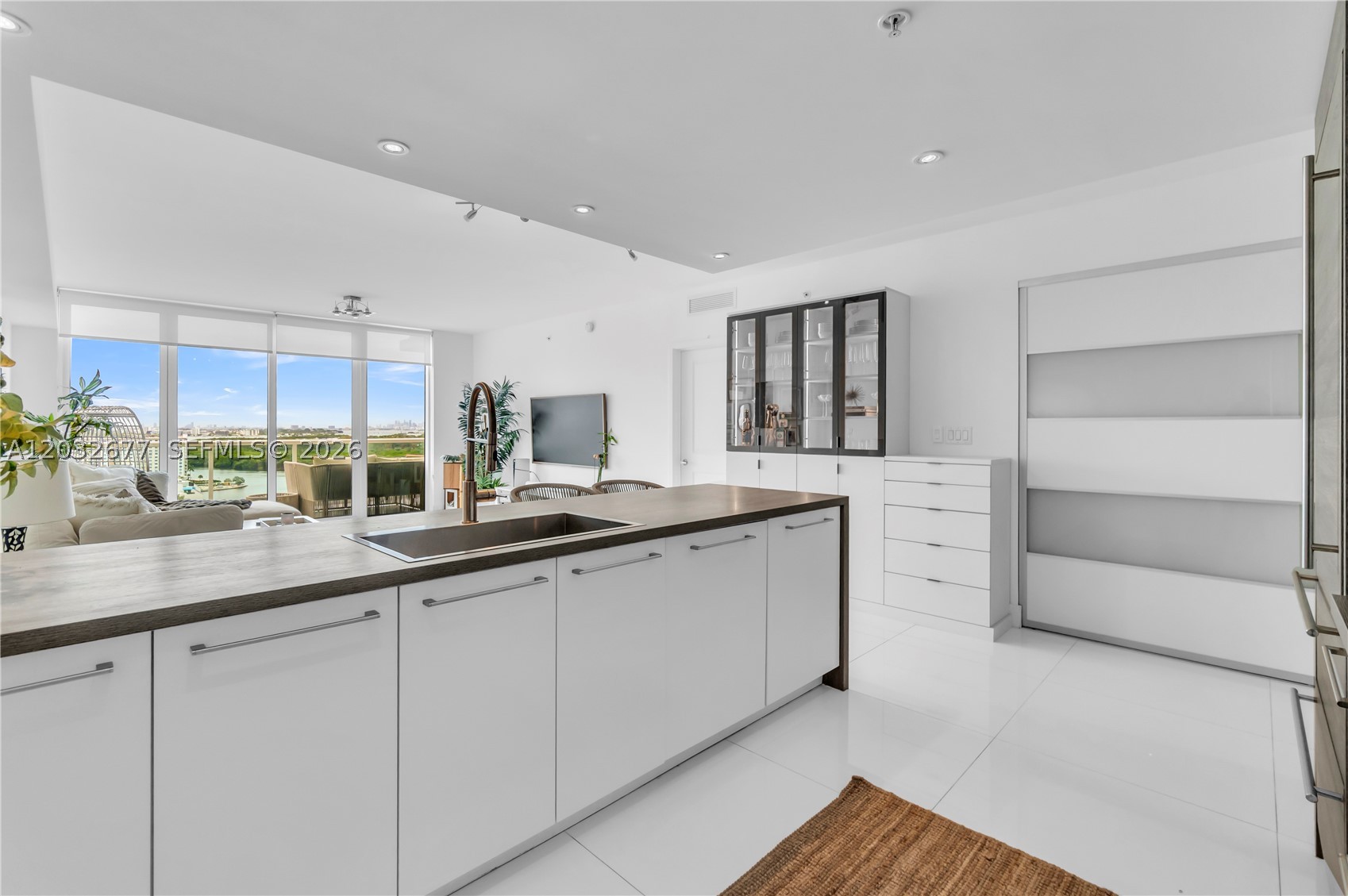 400 SUNNY ISLES CONDO EAS - Residential