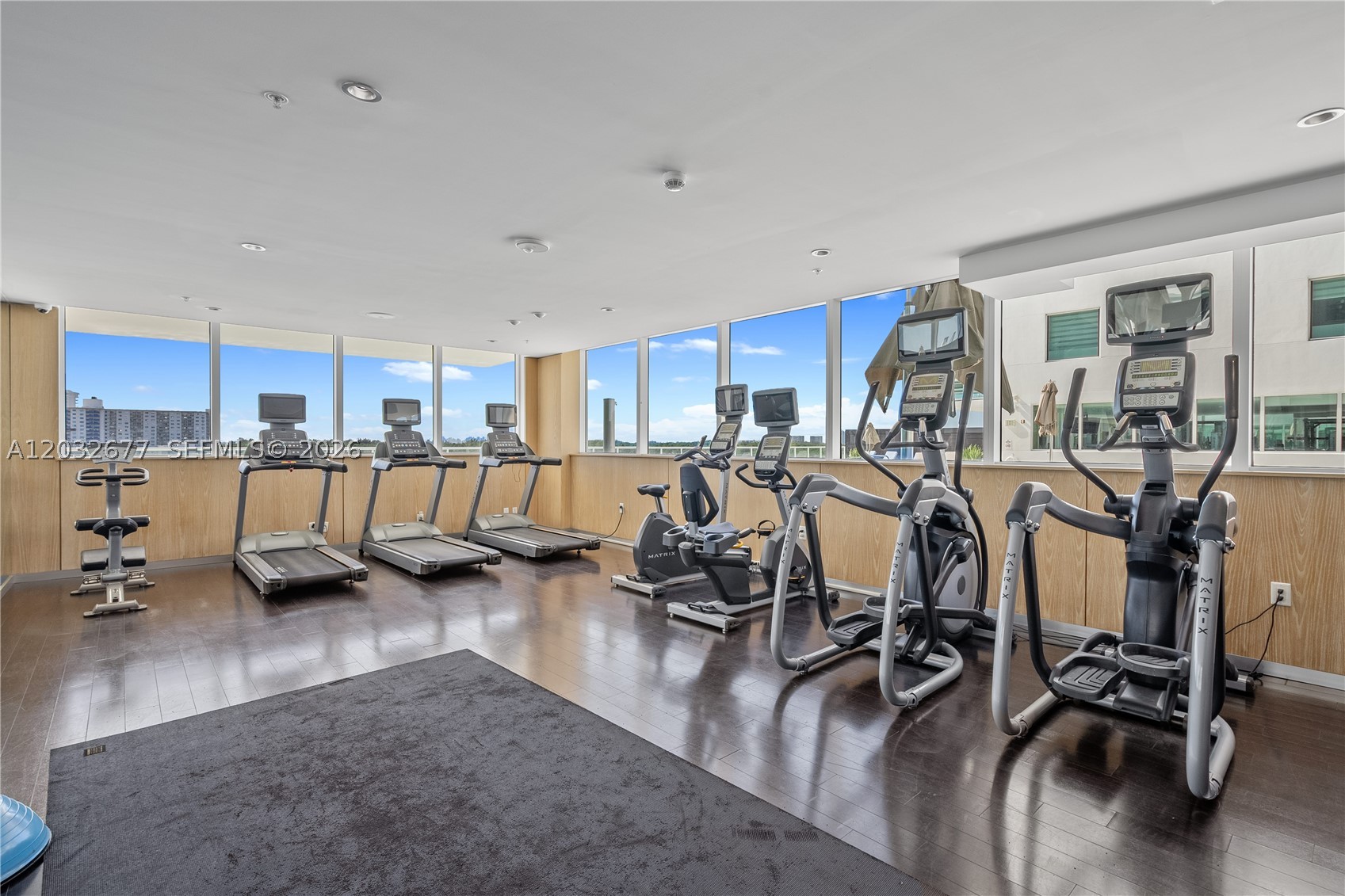400 SUNNY ISLES CONDO EAS - Residential