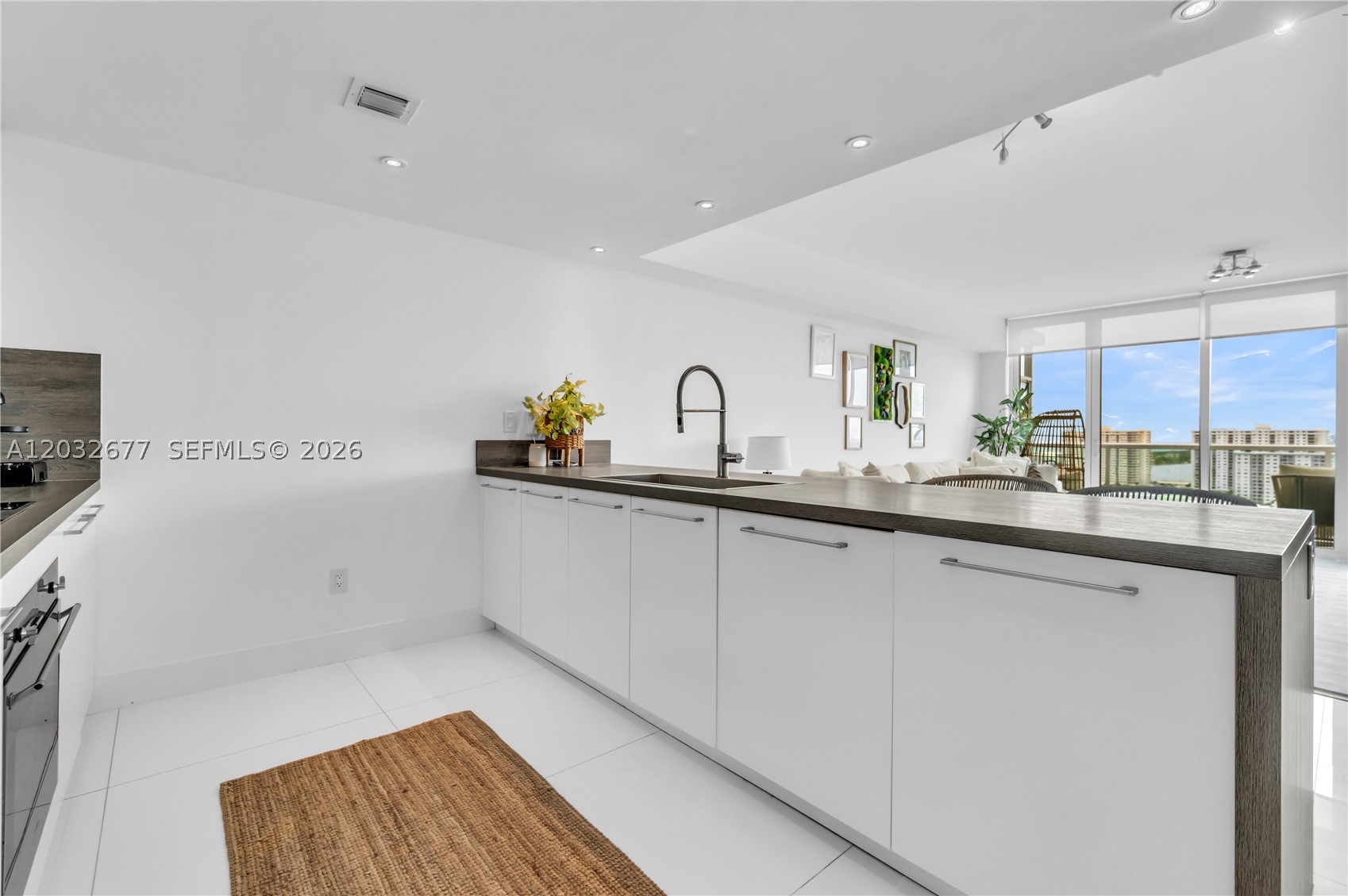400 SUNNY ISLES CONDO EAS - Residential