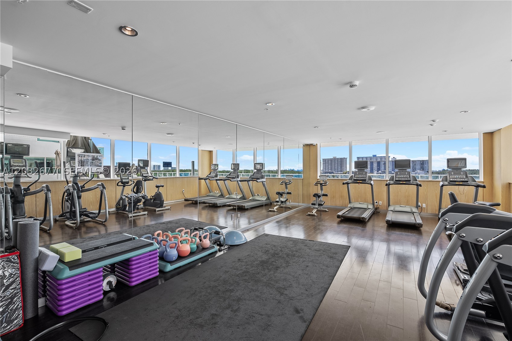 400 SUNNY ISLES CONDO EAS - Residential