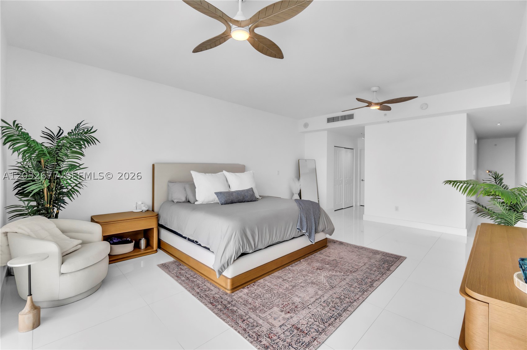 400 SUNNY ISLES CONDO EAS - Residential