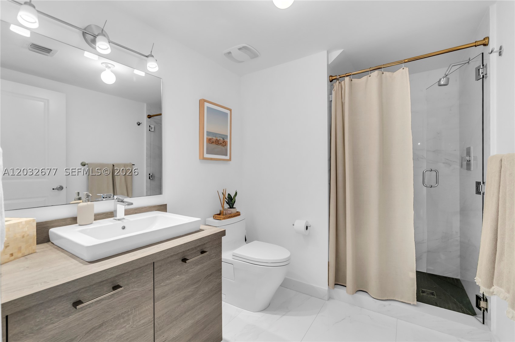 400 SUNNY ISLES CONDO EAS - Residential