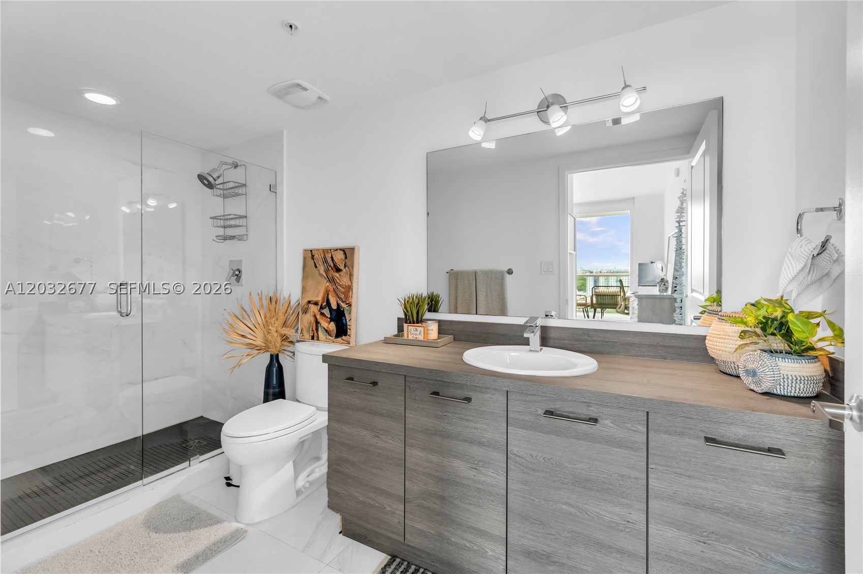 400 SUNNY ISLES CONDO EAS - Residential