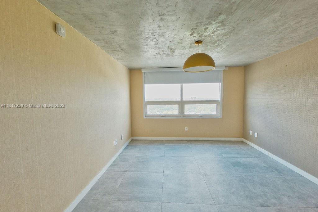 MIDBLOCK MIAMI CONDO - Residential Lease