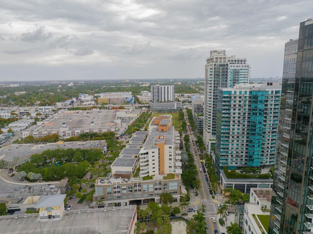 MIDBLOCK MIAMI CONDO - Residential Lease
