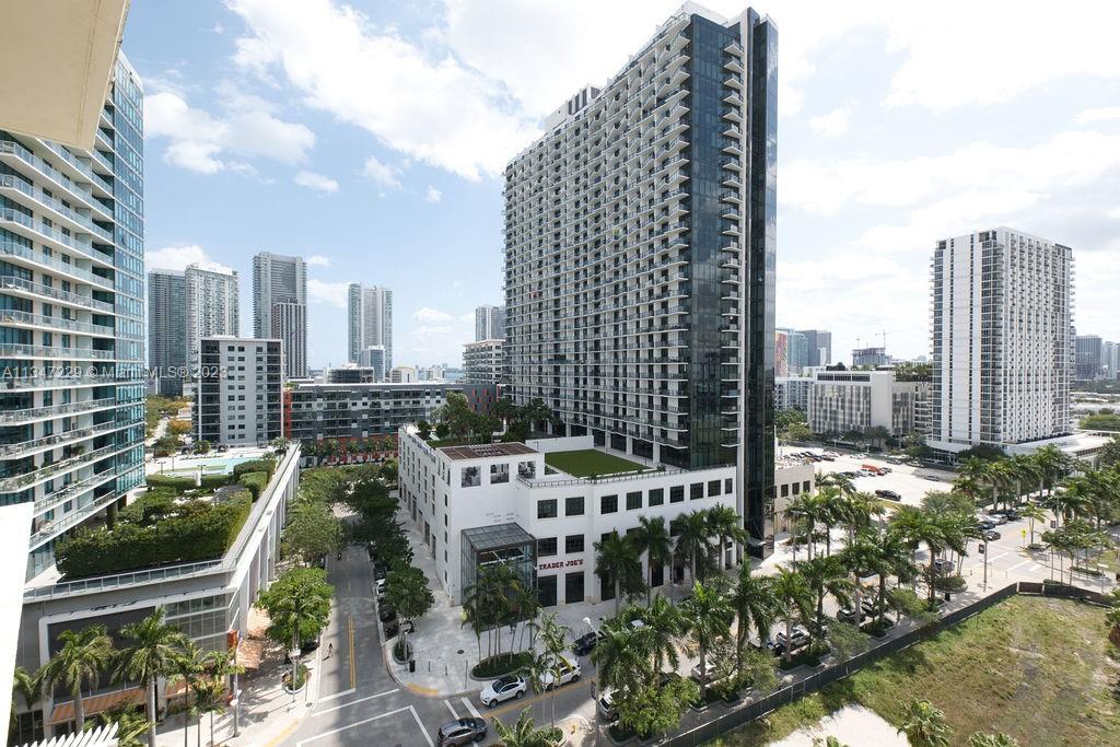 MIDBLOCK MIAMI CONDO - Residential Lease