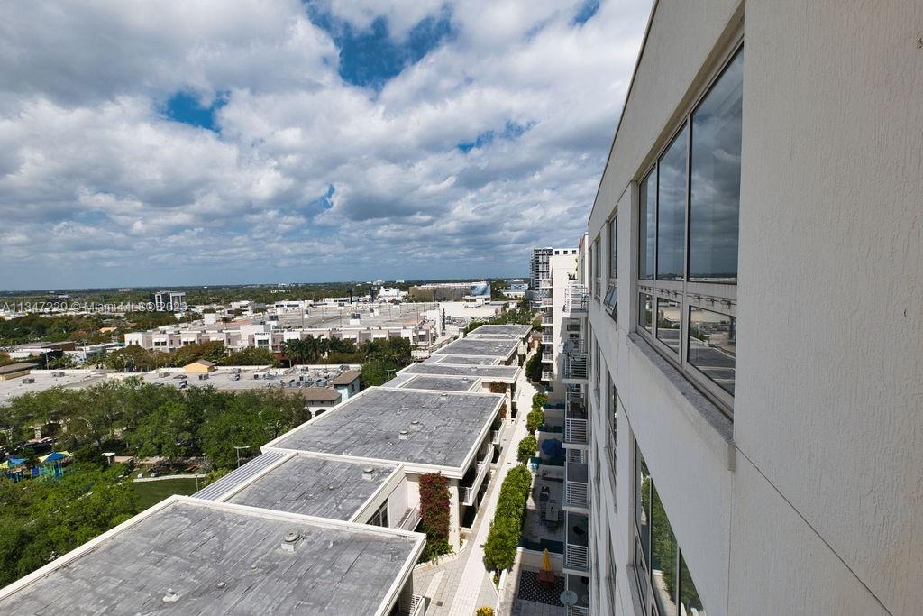 MIDBLOCK MIAMI CONDO - Residential Lease
