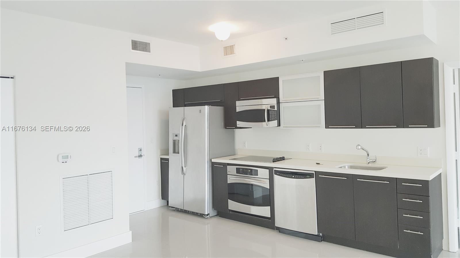 IVY CONDO - Residential