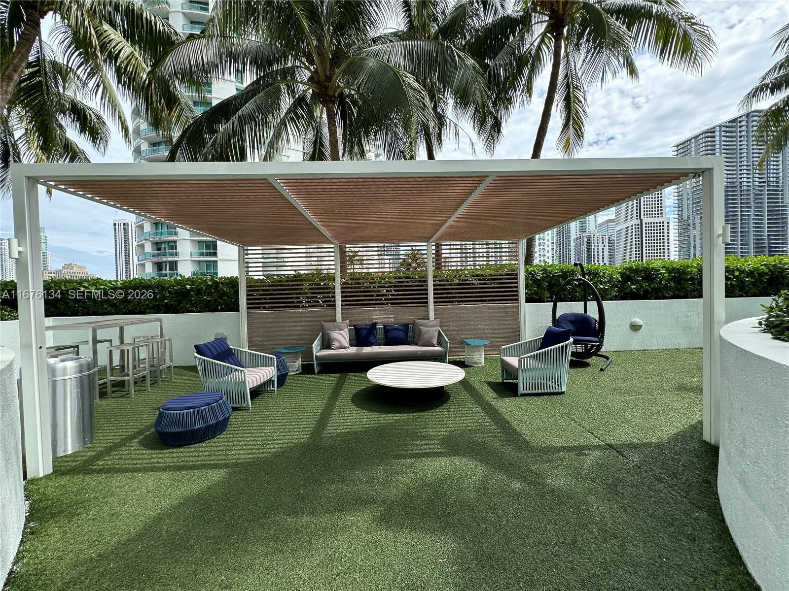 IVY CONDO - Residential