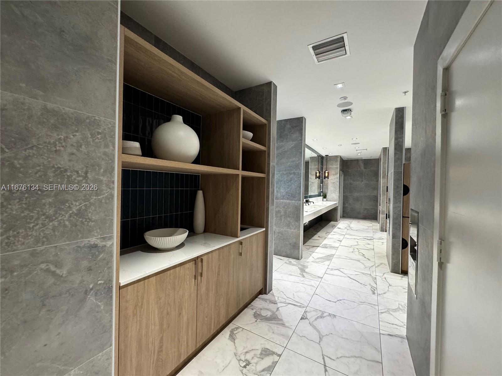 IVY CONDO - Residential