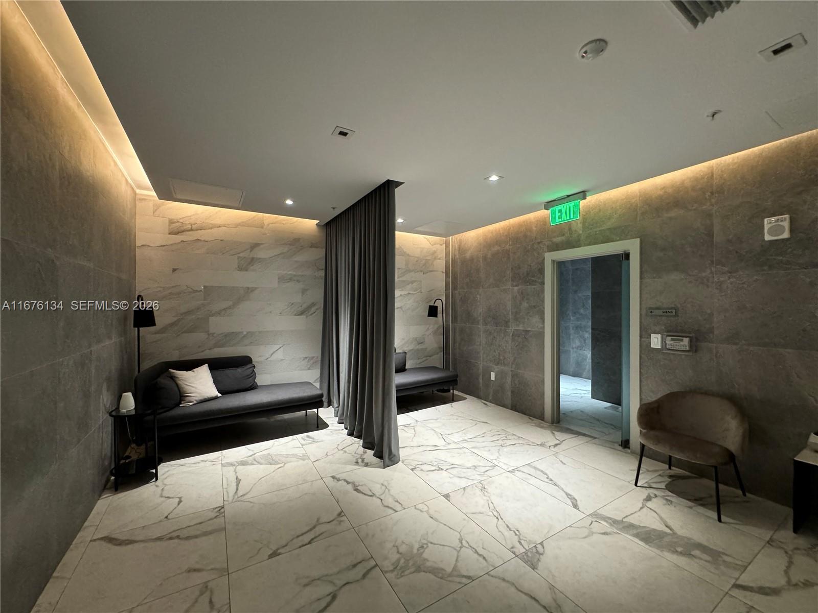 IVY CONDO - Residential
