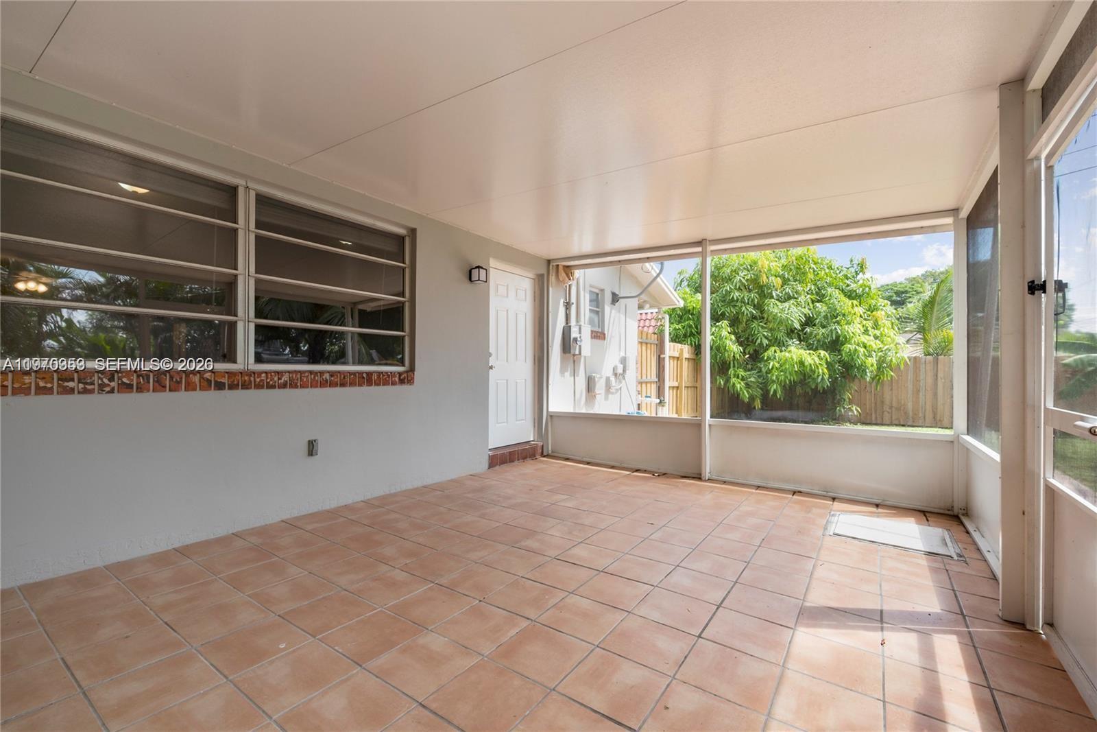 HOLLYWOOD BEACH HEIGHTS S - Residential