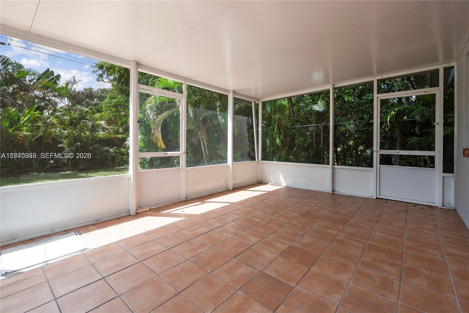 HOLLYWOOD BEACH HEIGHTS S - Residential
