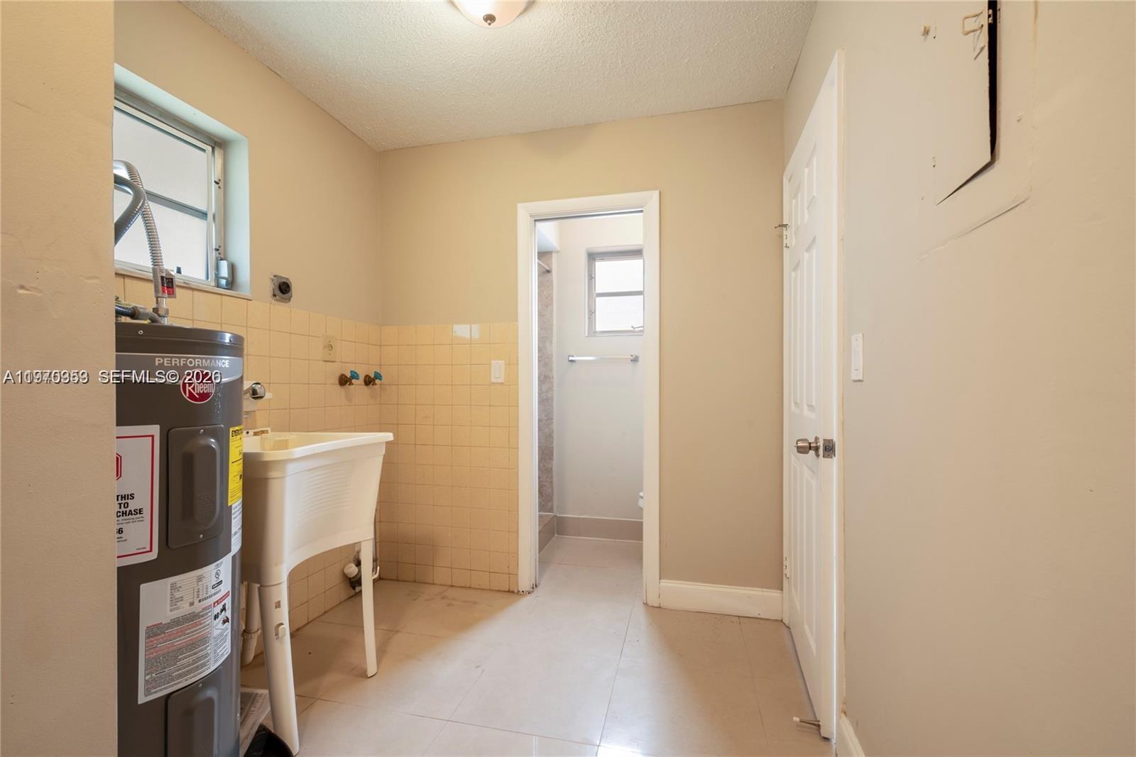 HOLLYWOOD BEACH HEIGHTS S - Residential
