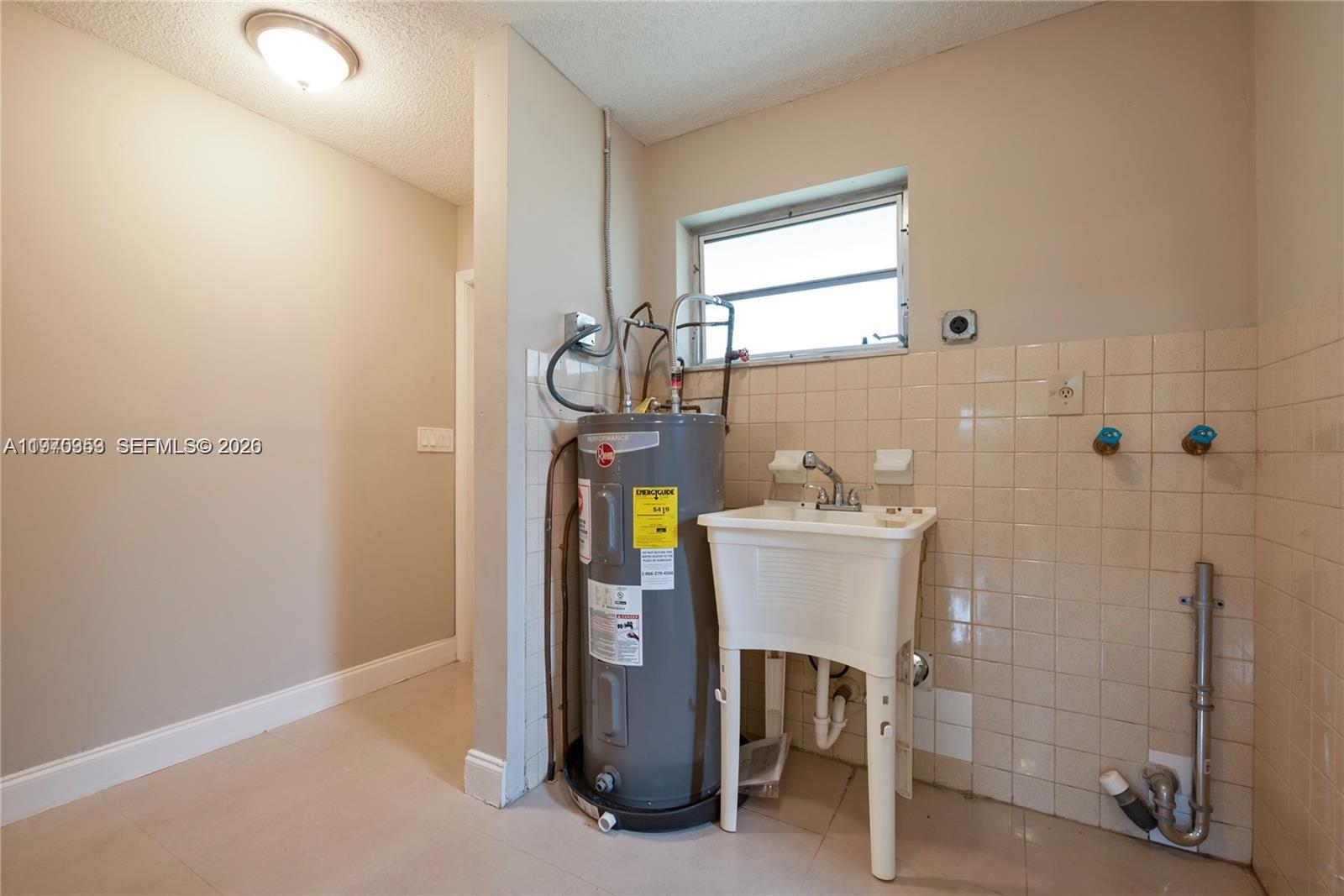 HOLLYWOOD BEACH HEIGHTS S - Residential