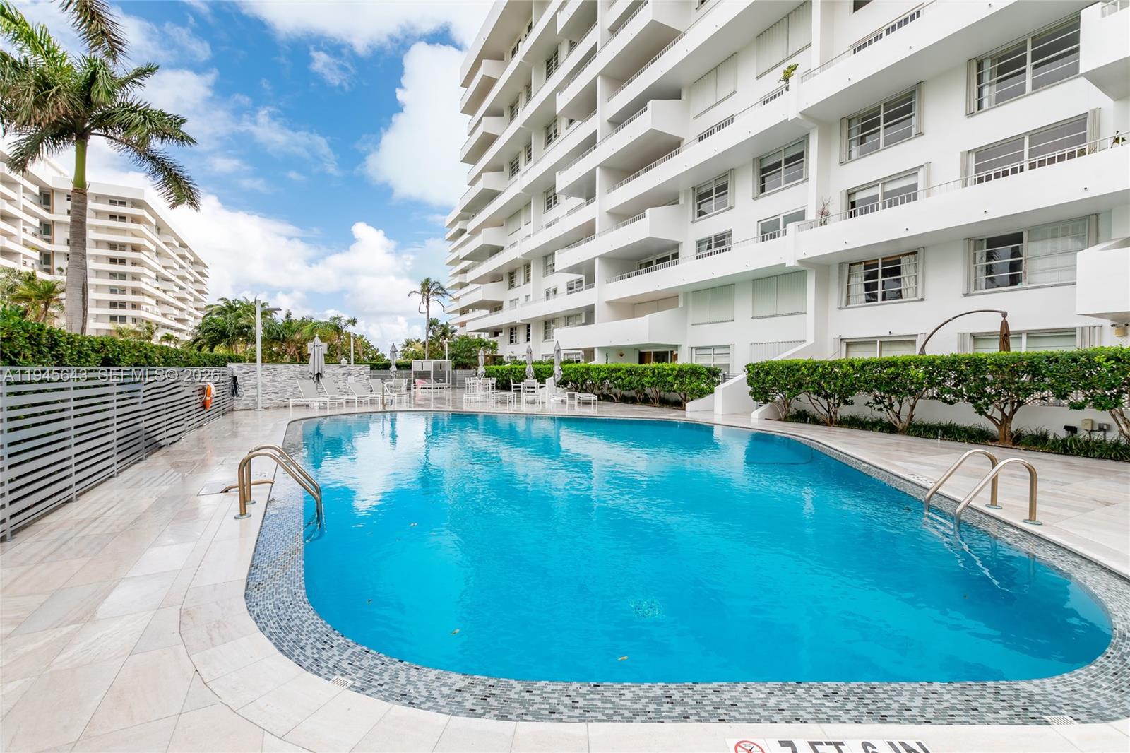 COMMODORE CLUB SOUTH COND - Residential Lease