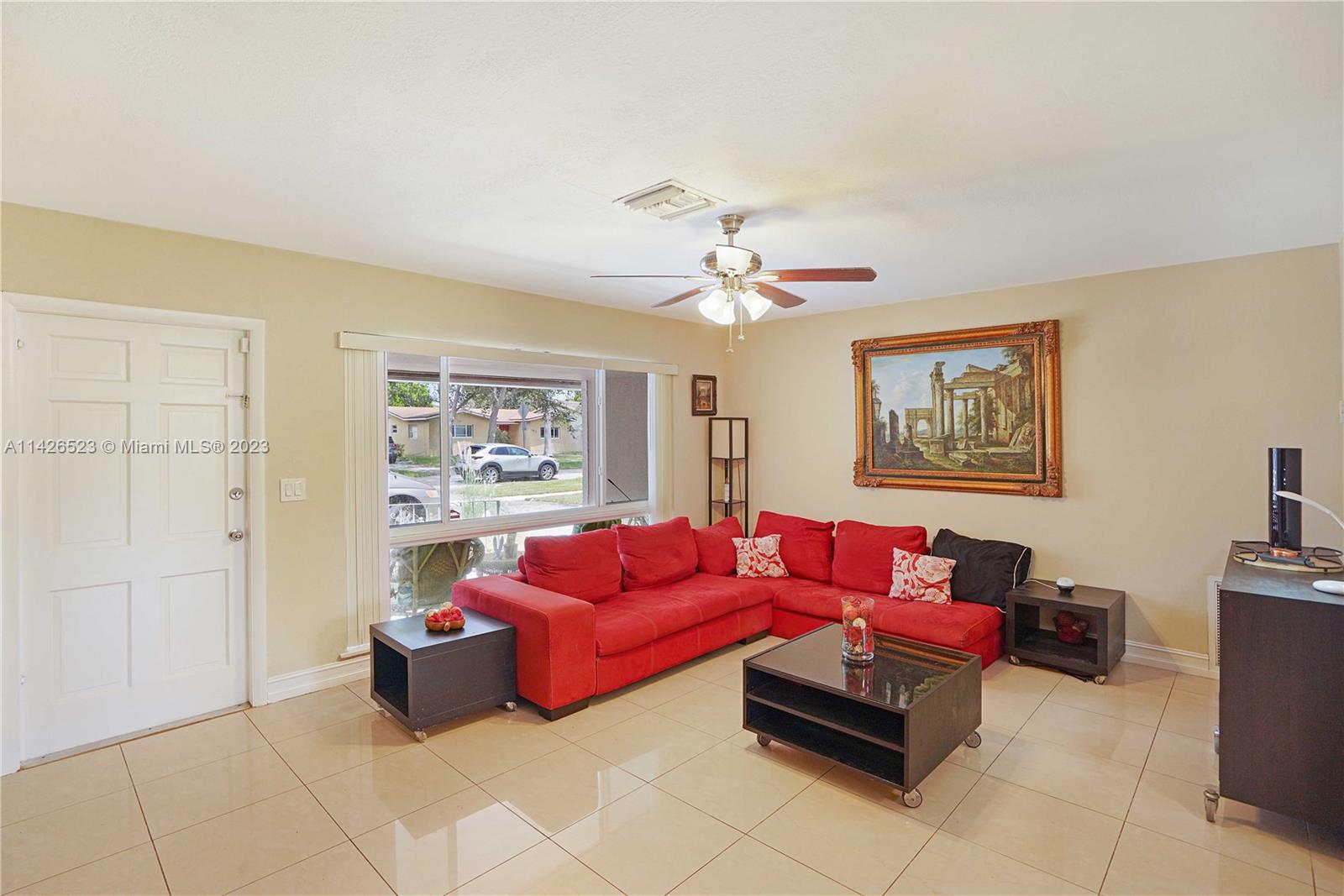 HOLLYWOOD HILLS PARK - Residential
