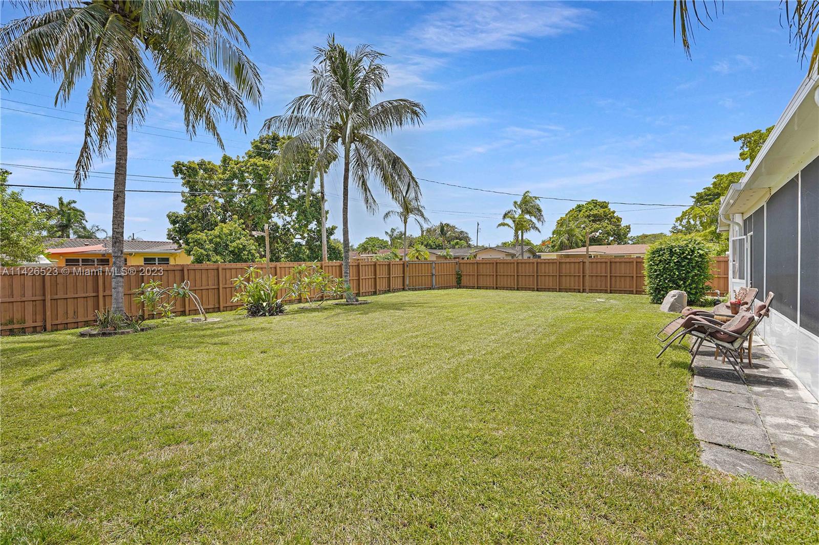 HOLLYWOOD HILLS PARK - Residential