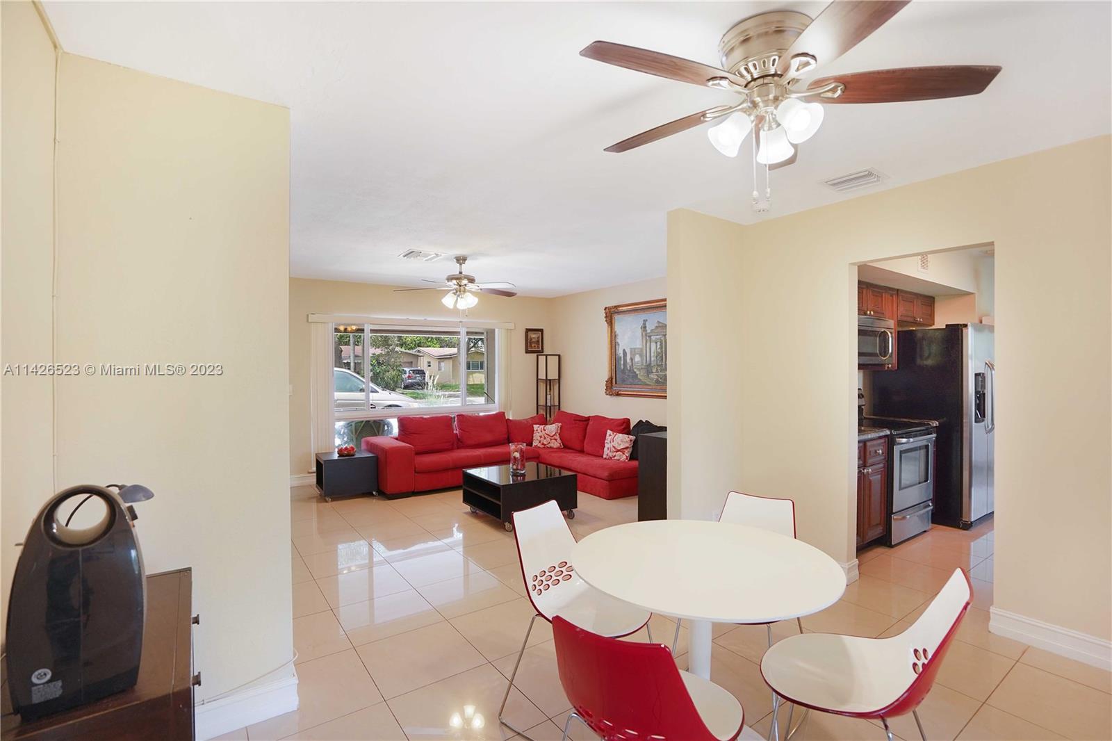 HOLLYWOOD HILLS PARK - Residential