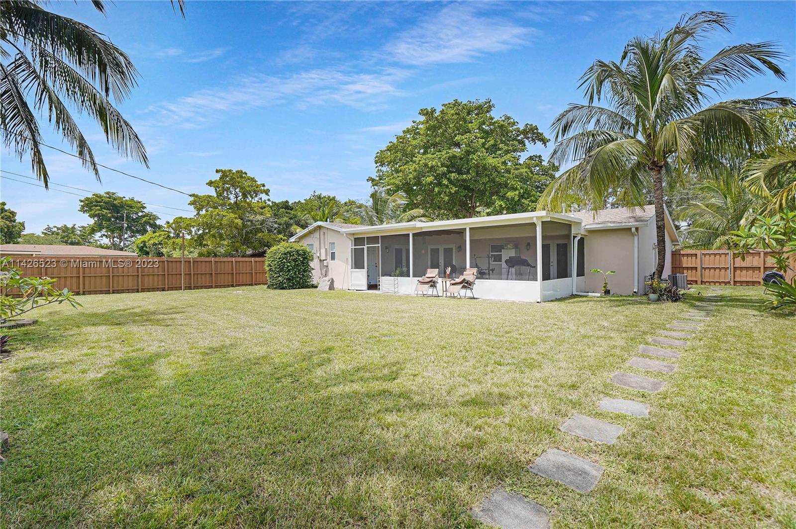 HOLLYWOOD HILLS PARK - Residential